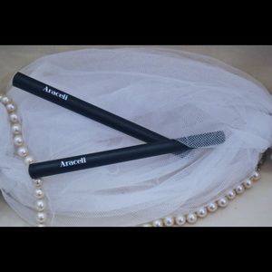 Araceli - ojos perfectos liquid eyeliner black